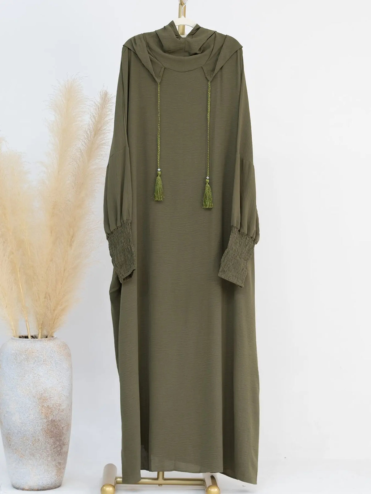 Women Tassel Abayas Muslim Ramadan Prayer Clothing With Hooded Jalaba Solid Casual Batwing Sleeve Arab Oriental Robe Eid Djellab