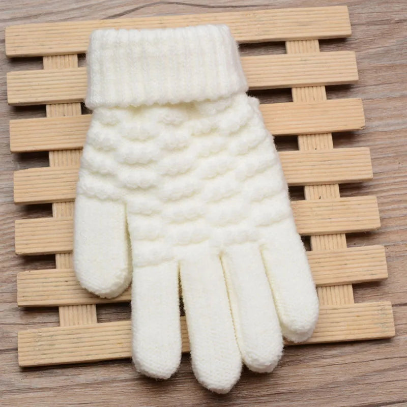 Nuevos guantes de punto gruesos de moda para niños, guantes cálidos de invierno para niños, manoplas elásticas para niños y niñas, guantes sólidos con dedos divididos