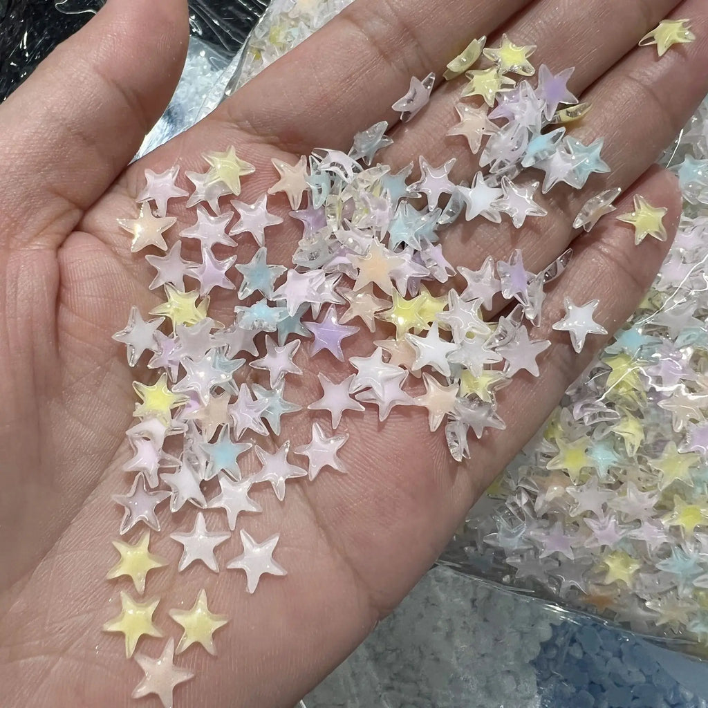 100 Stück Eistransparente Pentagramm Nail Art Charms Harz 3D Glänzende Sterne Nail Art Strass Flatback Edelsteine DIY Nagelzubehör