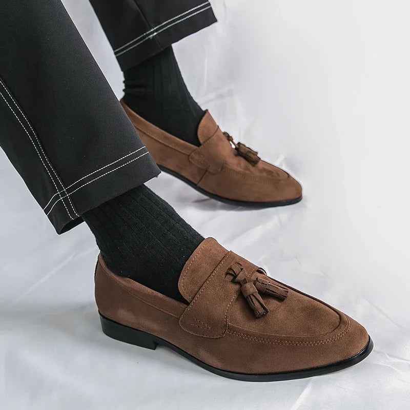 Mens Tassels Loafers Comfortable Suede Shoes Men Leather Low-heel Wedding Moccasins British Style Non-Slip Retro Driving Shoes
