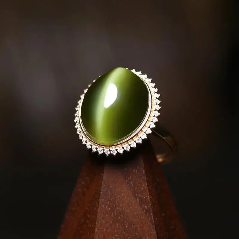 New Silver Inlaid Crystal Emerald olive-shaped Engagement Ring Vintage Luxury Party Attending Cocktail Party Women's Jewelry