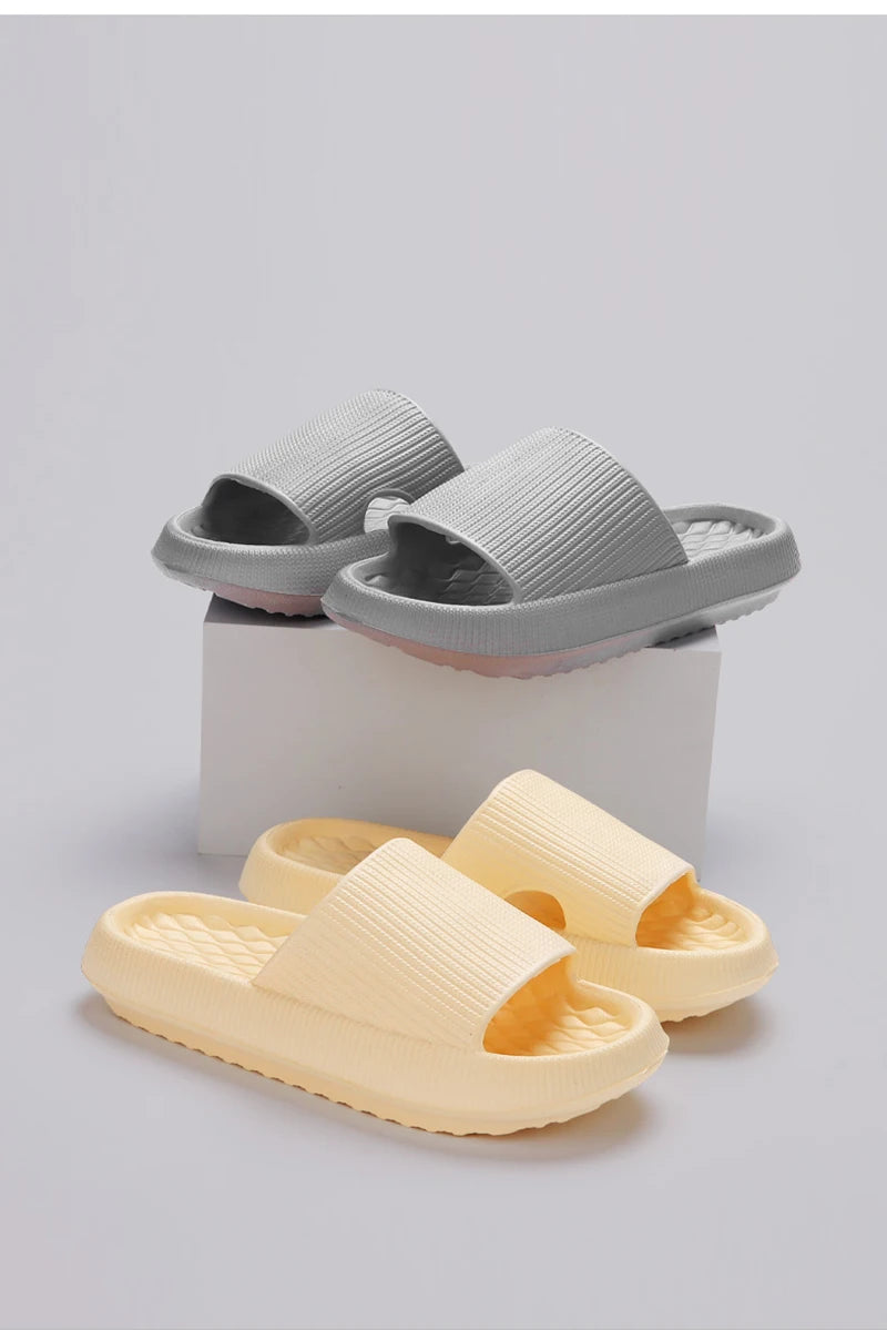 Thick Bottom Cloud Slippers Women Summer 2024 Lightweight Soft Sole Platform Sandals Woman Casual Non-slip Beach Shoes Slides