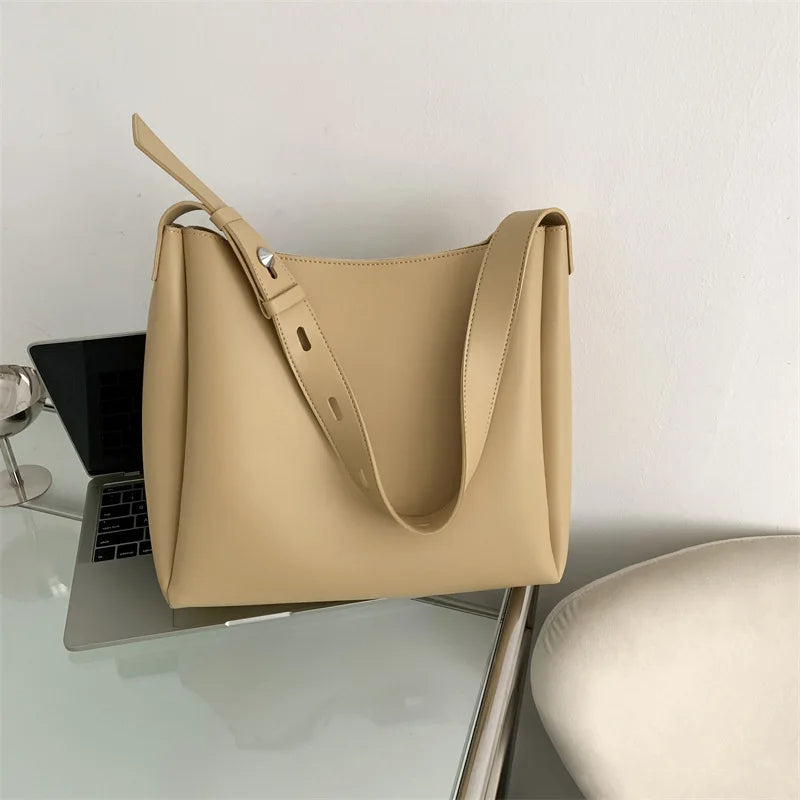 Fashion Leather Tote Bag for Women 2026 Trends Female Simple Large High Capacity Shoulder Side Bag Handbags and Purses Women Bag