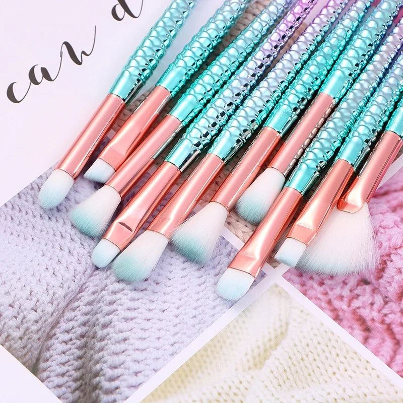 10/11-Piece Mermaid Makeup Brush Set – Creative & Cute Cosmetic Kit for Girls, Perfect Birthday Gift