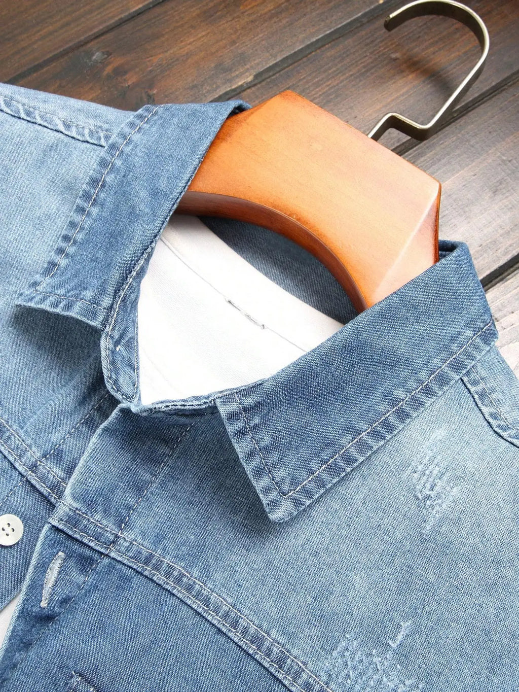 Men's denim shirts for spring and autumn. Blue denim shirts. Trendy and fashionable. Daily casual street style.