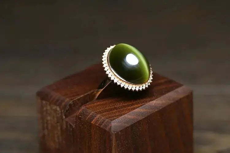 New Silver Inlaid Crystal Emerald olive-shaped Engagement Ring Vintage Luxury Party Attending Cocktail Party Women's Jewelry