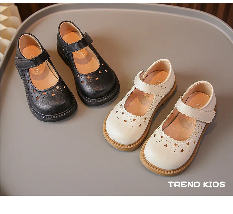 Zapatos de cuero para niña 2025 primavera otoño moda infantil Merceditas con recortes Corazón Princesa Dulces Zapatos de vestir para niños Suaves Elegantes