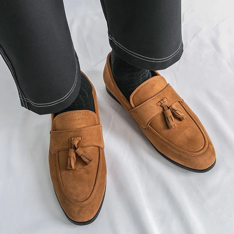 Mens Tassels Loafers Comfortable Suede Shoes Men Leather Low-heel Wedding Moccasins British Style Non-Slip Retro Driving Shoes