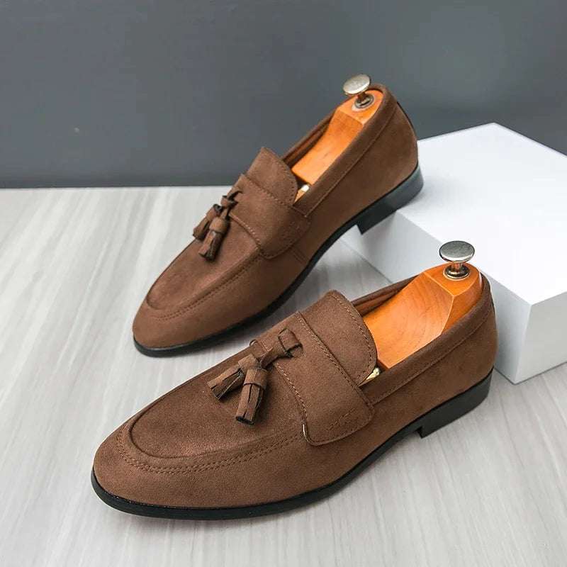 Mens Tassels Loafers Comfortable Suede Shoes Men Leather Low-heel Wedding Moccasins British Style Non-Slip Retro Driving Shoes