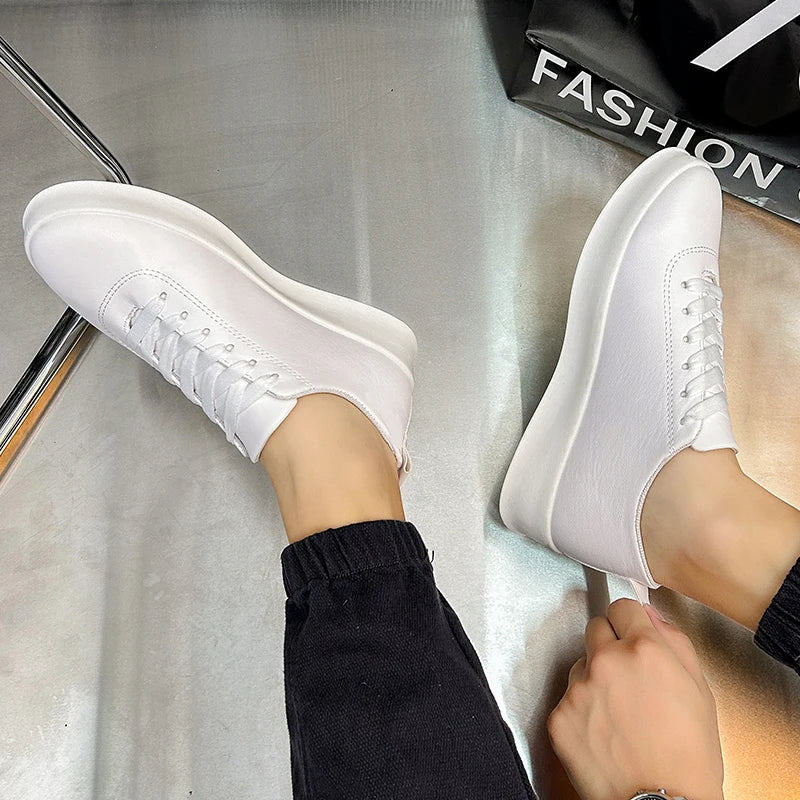 Zapatillas de hombre de moda con suela gruesa, negras y blancas, de cuero suave, zapatos informales de plataforma, zapatos deportivos para caminar, zapatos de trabajo ligeros