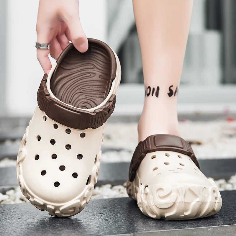 Hollow-Out Shoes for Men, Summer Outdoor Wear, Non-Slip, Wear-Resistant, Closed-Toe Sandals, Men's Beach Casual Sports Soft-Soled Slippers