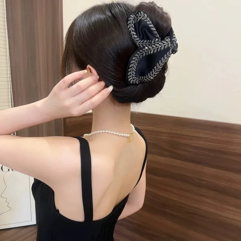 Small niche design, blade, wheat ear, shark clip, high-end sparkling diamond temperament, back of the head grip clip, large hair
