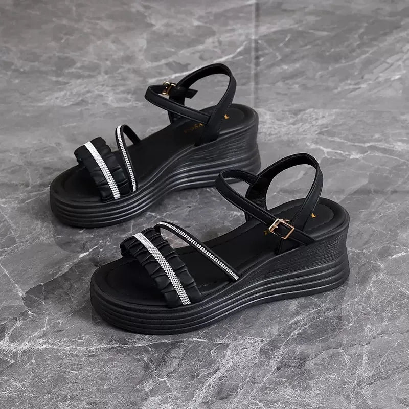 Fairy Style Thick Soled Sandals for Women Wearing Summer   New Thick Heels with Fashionable Beach Shoes