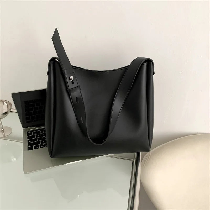 Fashion Leather Tote Bag for Women 2026 Trends Female Simple Large High Capacity Shoulder Side Bag Handbags and Purses Women Bag