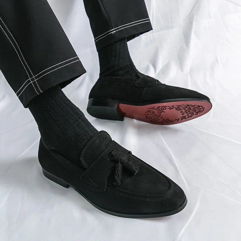 Mens Tassels Loafers Comfortable Suede Shoes Men Leather Low-heel Wedding Moccasins British Style Non-Slip Retro Driving Shoes