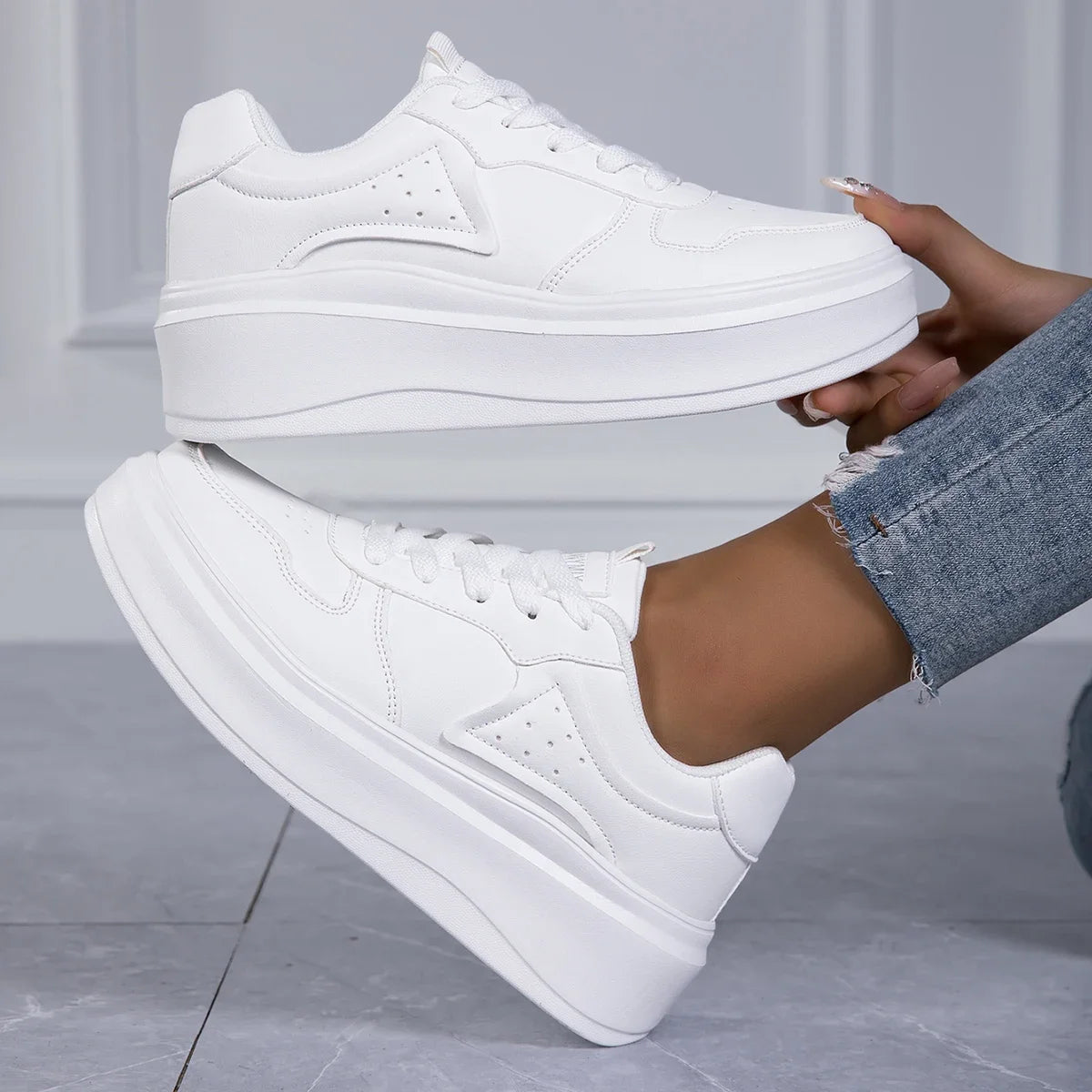 Women's Casual Sports Shoes Thick Bottom Low Tops Lace Up Vulcanised Shoes Lightweight Rubber Soled Winter Season Adult Footwear