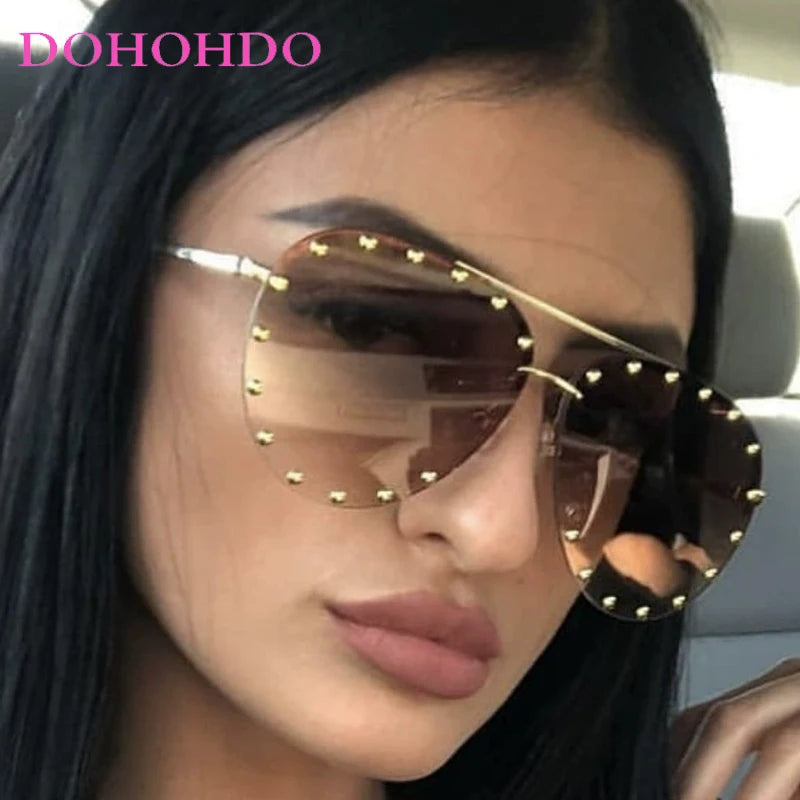 DOHOHDO New Ladies Metal Rivet Pilot Sunglasses Women Luxury Personality Glasses Cool Eyewear Shades Lady Oculos De Sol UV400