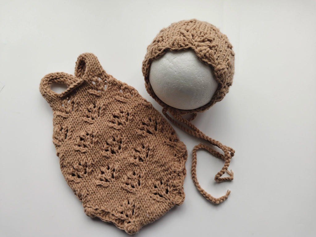 Neugeborenenfotografie Requisiten Blumenmuster Strampler und Hut Set