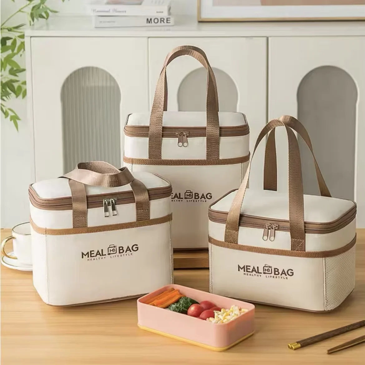 Portable lunch bag food insulated box Waterproof shoulder strap insulated box, hand-held lunch box bag, fresh aluminumA-DH
