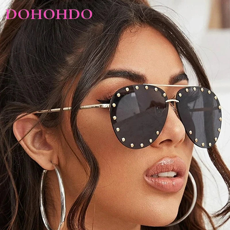 DOHOHDO New Ladies Metal Rivet Pilot Sunglasses Women Luxury Personality Glasses Cool Eyewear Shades Lady Oculos De Sol UV400