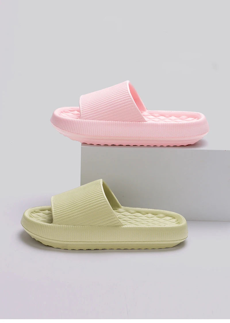 Thick Bottom Cloud Slippers Women Summer 2024 Lightweight Soft Sole Platform Sandals Woman Casual Non-slip Beach Shoes Slides
