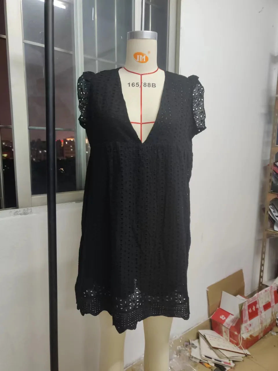 New summer women's fashionable temperament, casual and sexy commuting solid color lace jacquard hollow V-neck dress