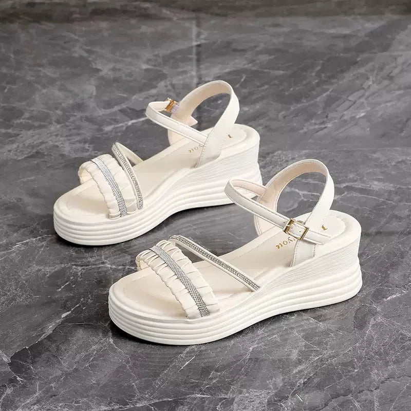 Fairy Style Thick Soled Sandals for Women Wearing Summer   New Thick Heels with Fashionable Beach Shoes