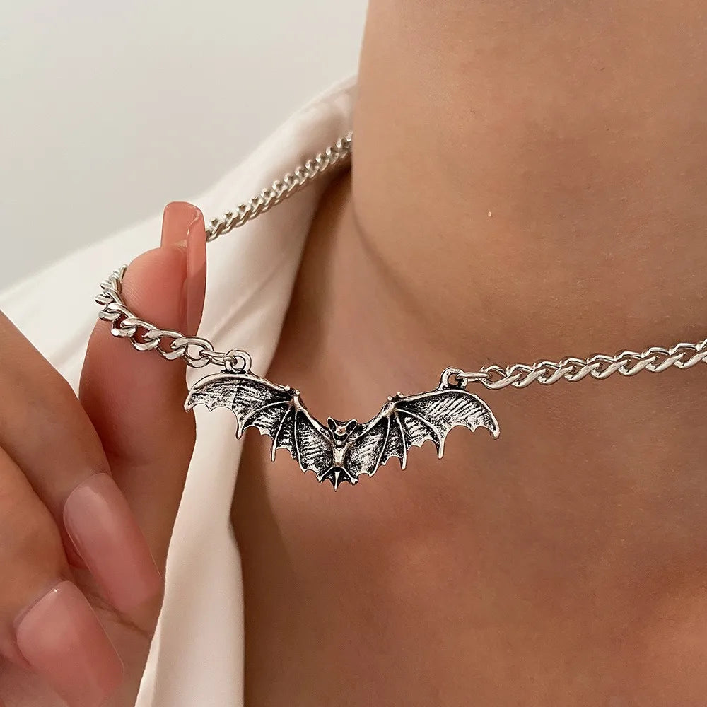 Punk Style Personality Black Bat Wing Pendant Necklace for Men Women Personality Halloween Exaggerated Hip Hop Collar Jewelry