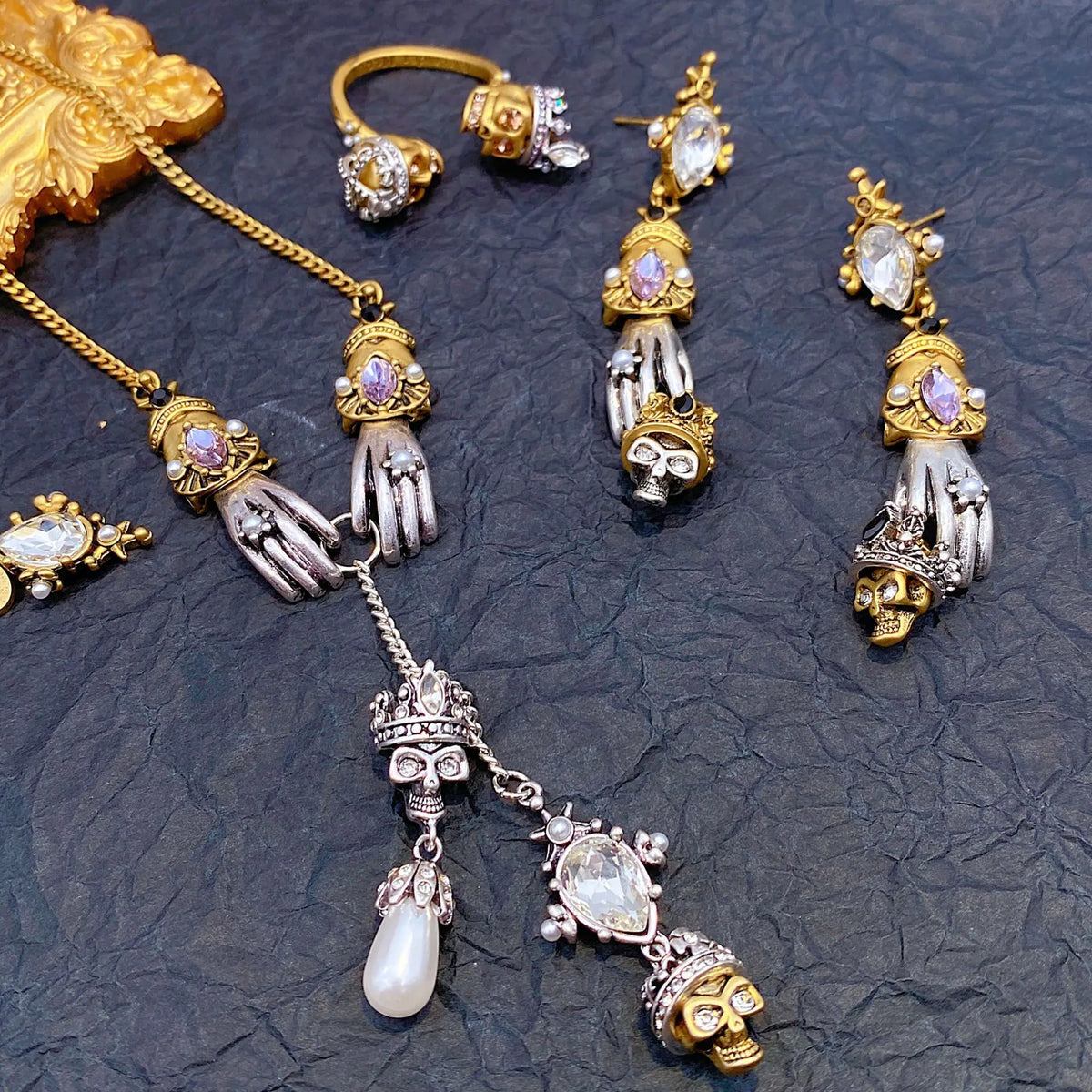 Retro Handheld Skull Earrings Designer Bronze Ghost Hand Exaggerated Earrings Set Ring Necklace Jewelry