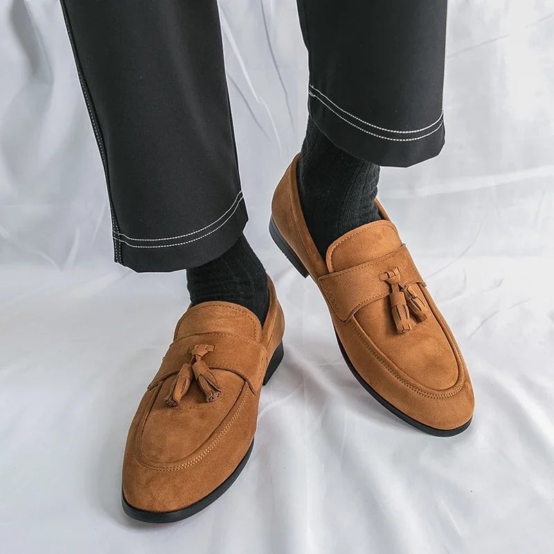 Mens Tassels Loafers Comfortable Suede Shoes Men Leather Low-heel Wedding Moccasins British Style Non-Slip Retro Driving Shoes