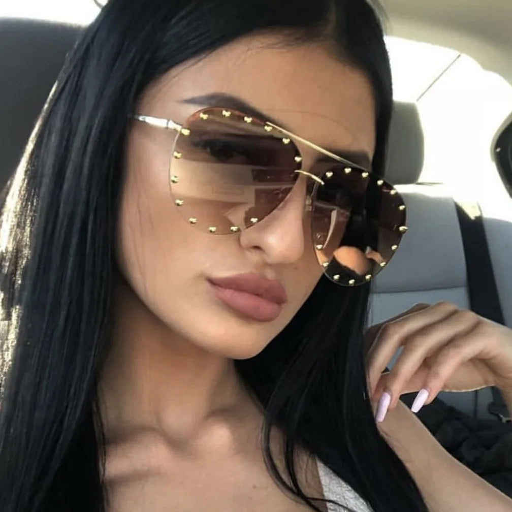 DOHOHDO New Ladies Metal Rivet Pilot Sunglasses Women Luxury Personality Glasses Cool Eyewear Shades Lady Oculos De Sol UV400