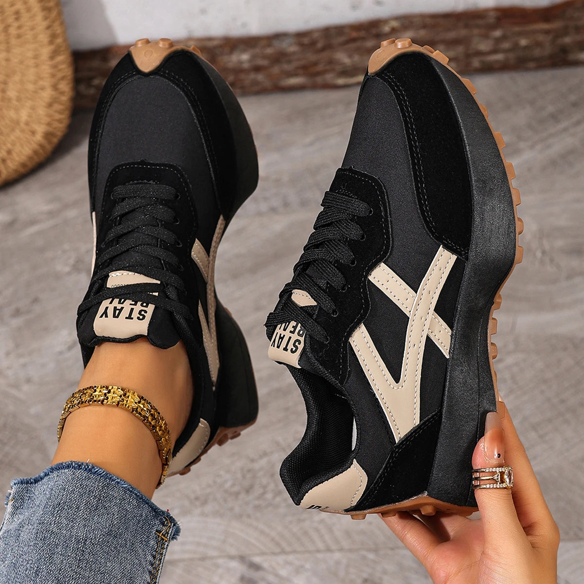 2025 New Women Sneakers Leisure Running Leather Shoes Fashion Designer Sneakers Women Luxury Platform Sports Shoes for Women
