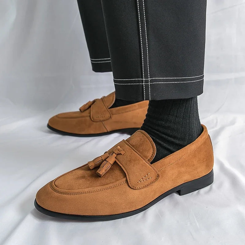 Mens Tassels Loafers Comfortable Suede Shoes Men Leather Low-heel Wedding Moccasins British Style Non-Slip Retro Driving Shoes