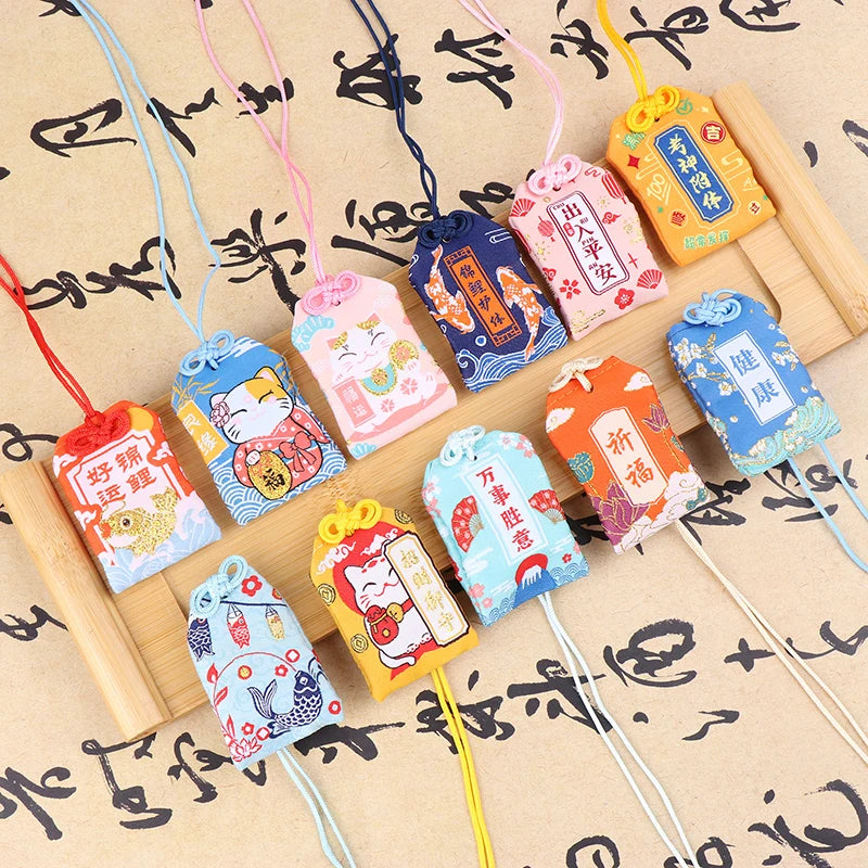 1 Stück Kindergeschenk Anhänger Neue Klassische Japanische Gebets-Kaiser-Amulett Omamori Glück Erfolg Arbeitsgott des Reichtums Kleiner Segenbeutel