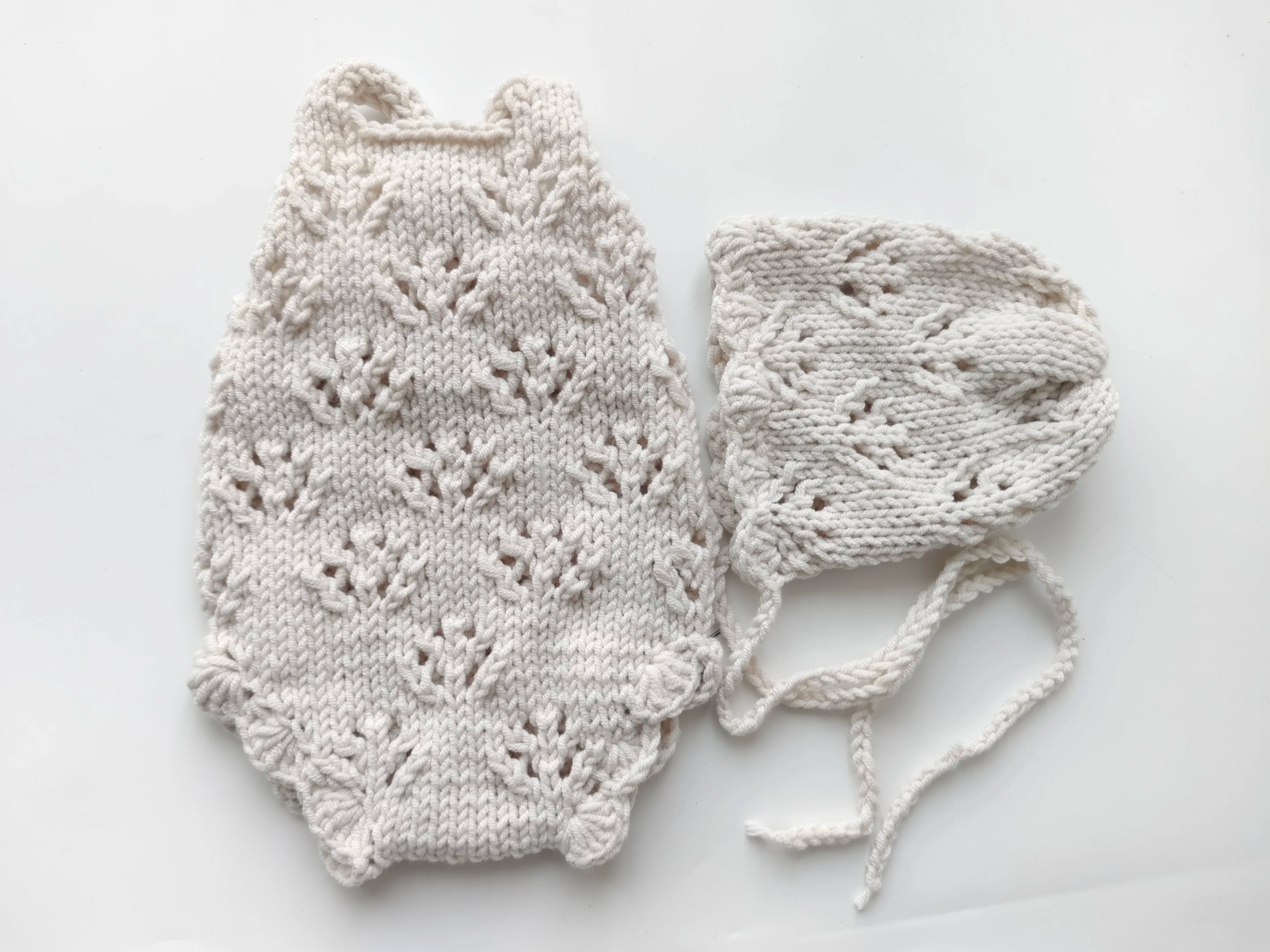 Neugeborenenfotografie Requisiten Blumenmuster Strampler und Hut Set