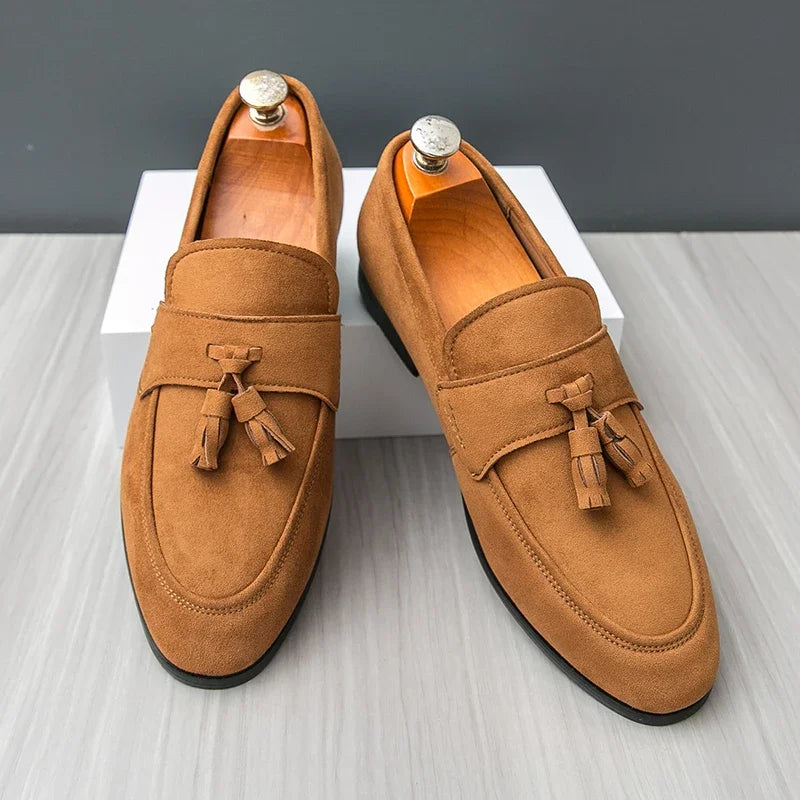 Mens Tassels Loafers Comfortable Suede Shoes Men Leather Low-heel Wedding Moccasins British Style Non-Slip Retro Driving Shoes