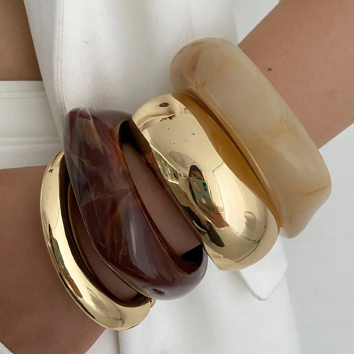 SHIXIN Vintage Brown Coffee Acrylic Resin Chunky Bangle Bracelet for Women Punk Metal Irregular Spring Open Bangle Men Jewelry