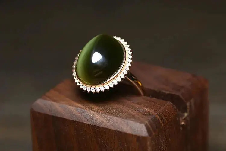 New Silver Inlaid Crystal Emerald olive-shaped Engagement Ring Vintage Luxury Party Attending Cocktail Party Women's Jewelry