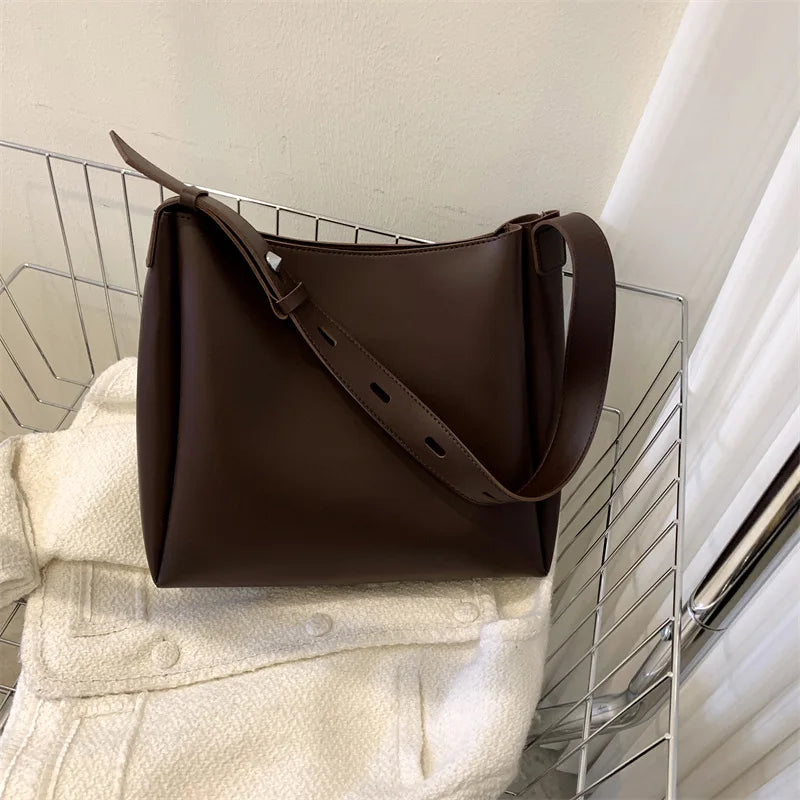 Fashion Leather Tote Bag for Women 2026 Trends Female Simple Large High Capacity Shoulder Side Bag Handbags and Purses Women Bag