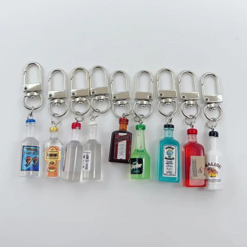 9pcs resin beer bottle shaped keychains - Colorful mini bottle shape with metal buckle, women's party gift novelty and creativit