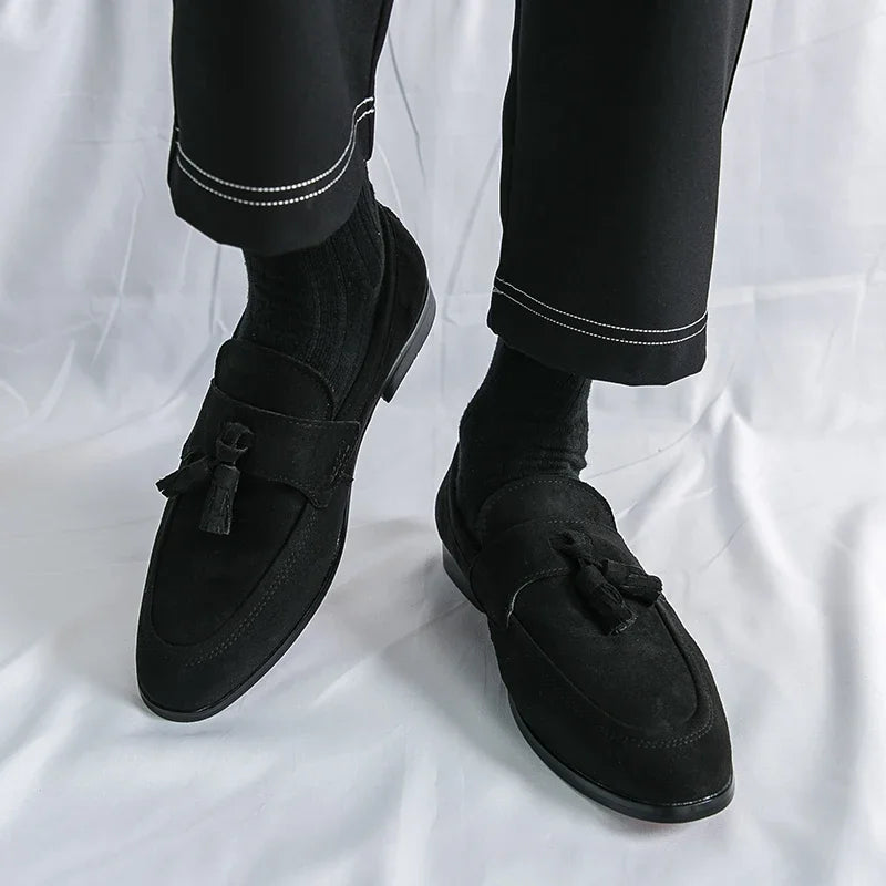 Mens Tassels Loafers Comfortable Suede Shoes Men Leather Low-heel Wedding Moccasins British Style Non-Slip Retro Driving Shoes