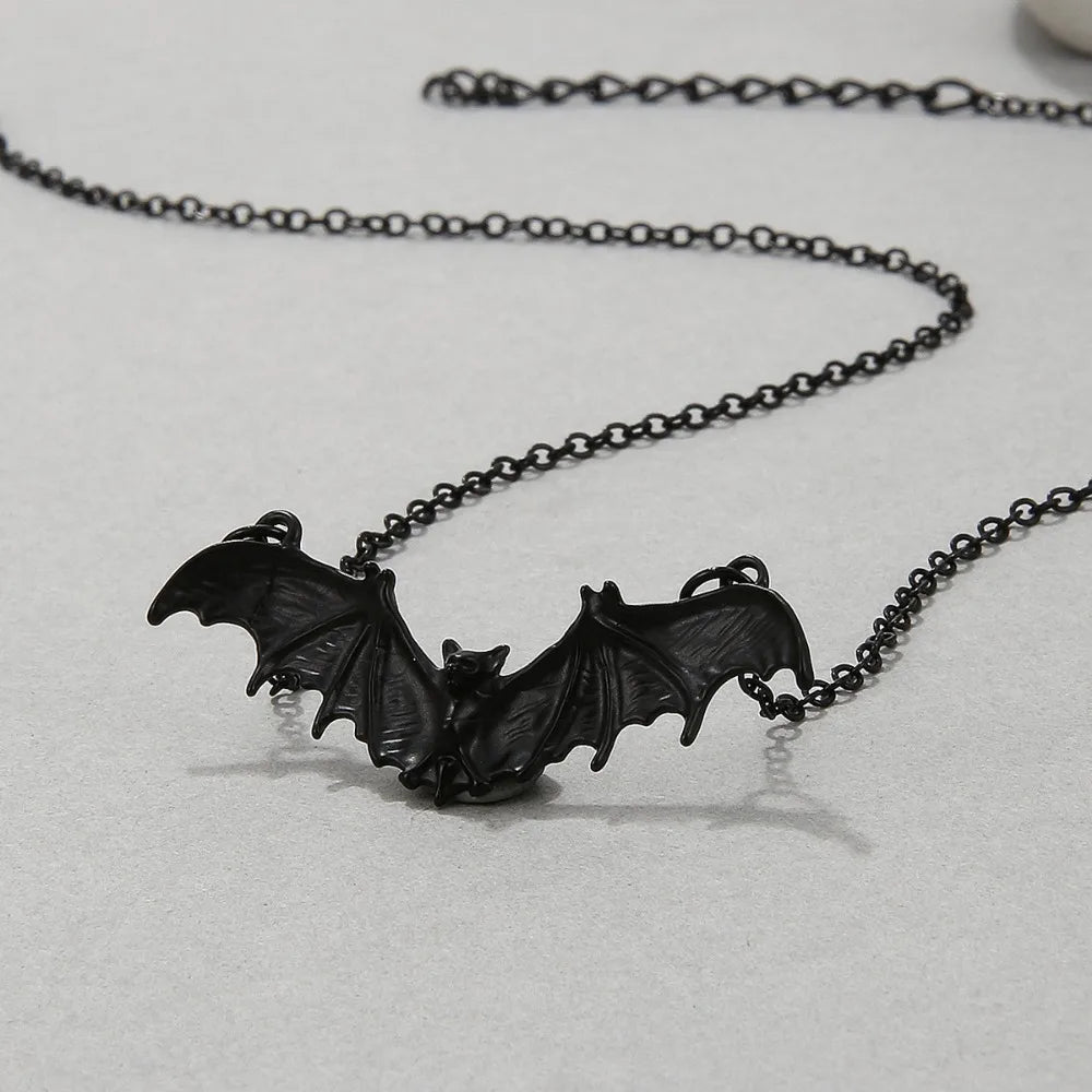 Punk Style Personality Black Bat Wing Pendant Necklace for Men Women Personality Halloween Exaggerated Hip Hop Collar Jewelry