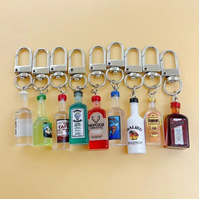 9pcs resin beer bottle shaped keychains - Colorful mini bottle shape with metal buckle, women's party gift novelty and creativit