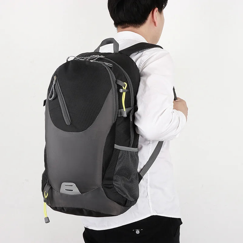 New 40L Outdoor Hiking Backpack Classic Men Women Waterproof Travel Backpack Lightweight Camping Shoulder Bag Mountaineering Bag