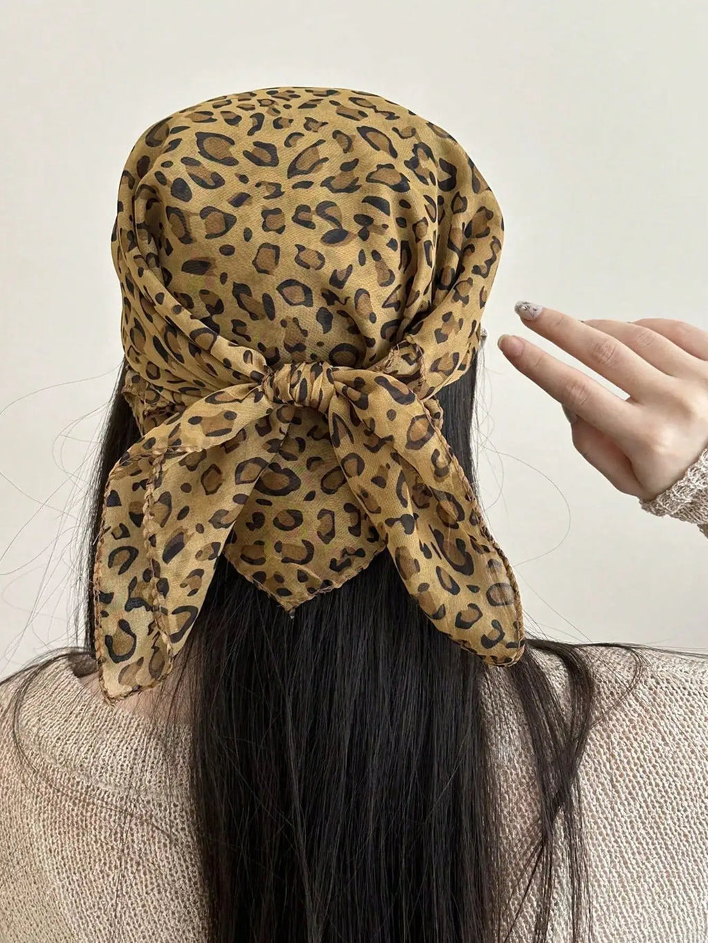 Retro Leopard Print Square Scarf for Women Satin Thin Edge Scarves Head Band Fashion Y2K Lady Hair Shawl Wrap Female Neckerchief