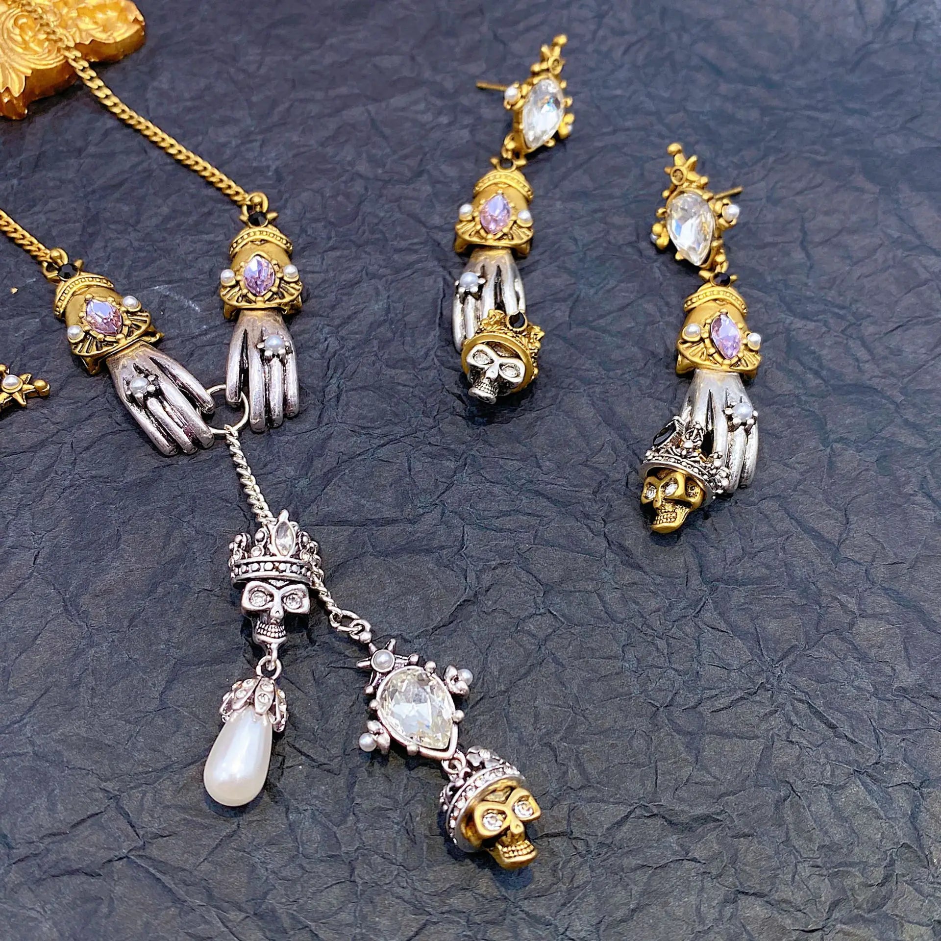 Retro Handheld Skull Earrings Designer Bronze Ghost Hand Exaggerated Earrings Set Ring Necklace Jewelry
