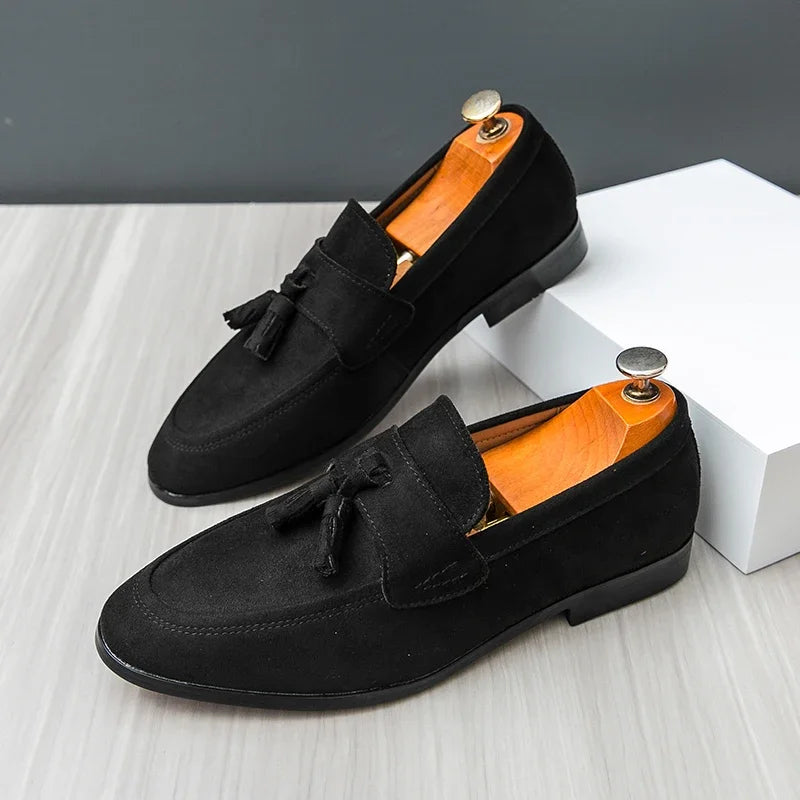 Mens Tassels Loafers Comfortable Suede Shoes Men Leather Low-heel Wedding Moccasins British Style Non-Slip Retro Driving Shoes