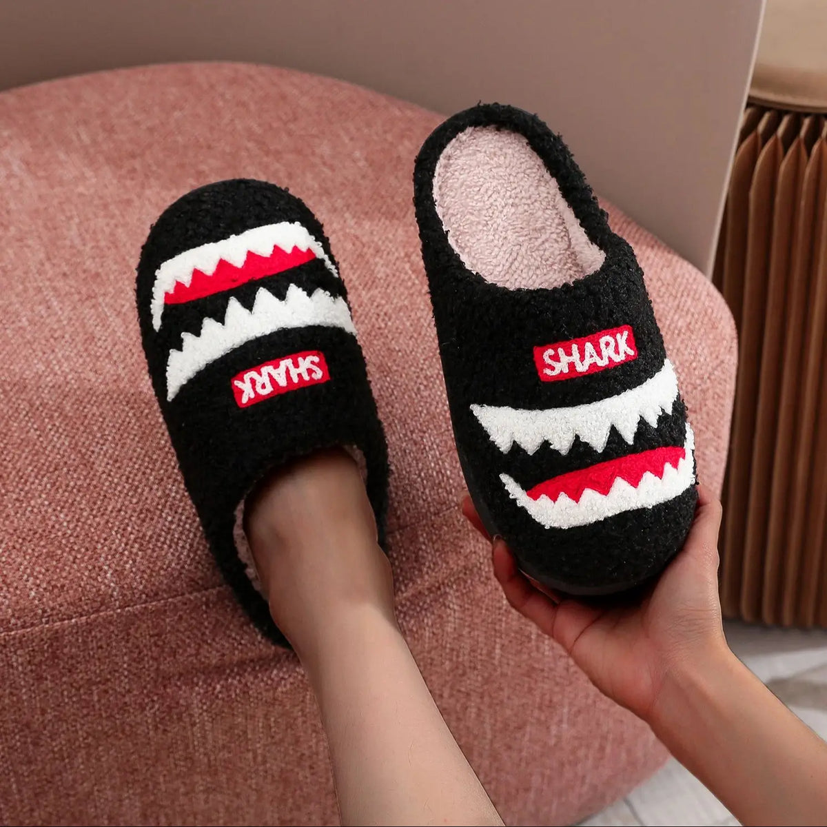 Shark Pattern Embroidery stuffed Home Platform Cozy Fur Slippers Black Warm Non-slip Indoor Slippers Couple Men Women Wearable casual Slippers