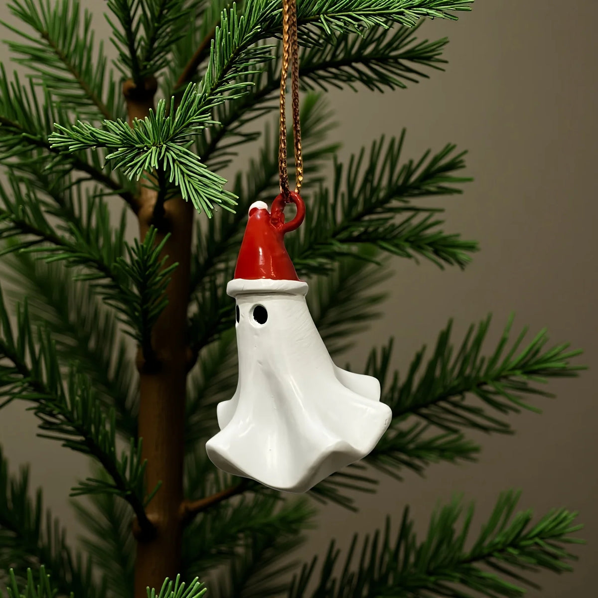 1PC Ghost Christmas Tree Ornament Resin Christmas Tree Pendant Ghost Christmas Tree Decoration Hanging Ornament Party Decoration