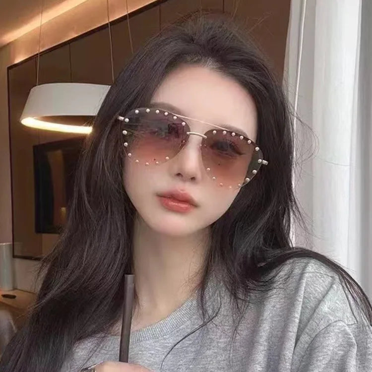 DOHOHDO New Ladies Metal Rivet Pilot Sunglasses Women Luxury Personality Glasses Cool Eyewear Shades Lady Oculos De Sol UV400